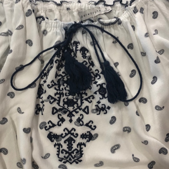 Off the shoulder boutique top - Picture 2 of 6